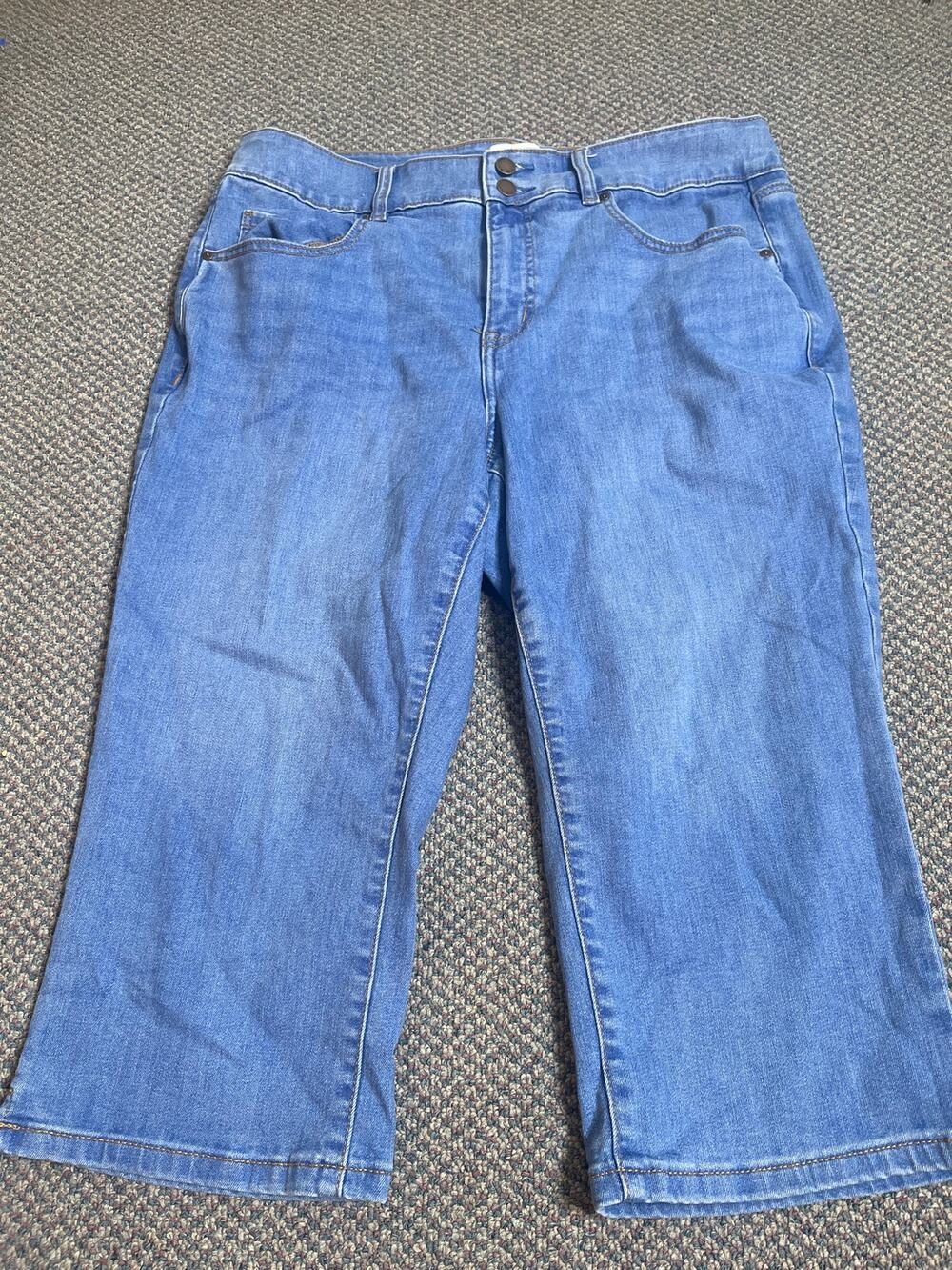 Lane Bryant Light Blue High Rise Tighter Tummy Pedal Crop Jeans Size 16